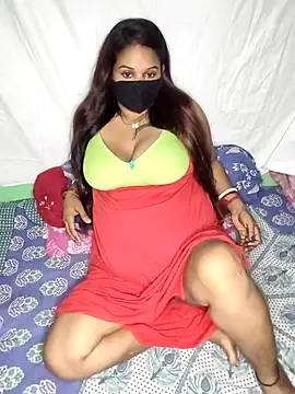 Snapshot of V-hot-swiet chatting on 09/10/25, 11:38 V-hot-swiet online show from 09/10/25, 11:38