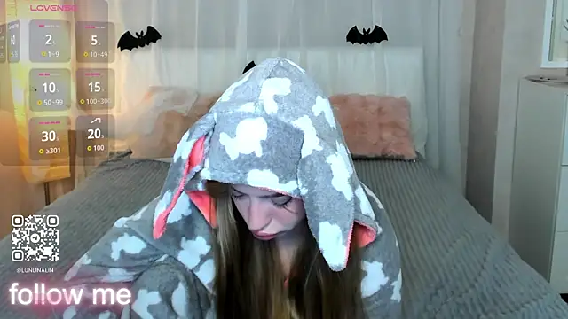 Snapshot of LightStar_18 chatting on 11/01/25, 09:22 LightStar 18 online show from 11/01/25, 09:22