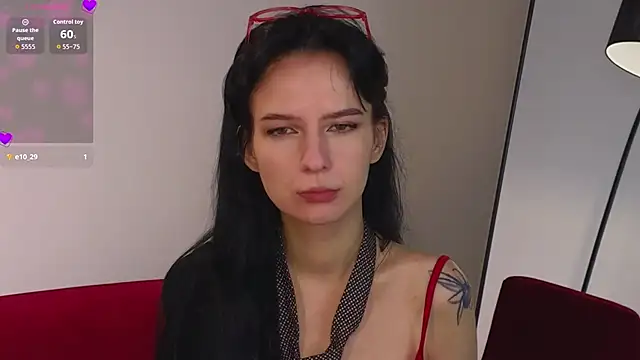 Snapshot of Alisssseee chatting on 11/19/25, 12:05 Alisssseee online show from 11/19/25, 12:05