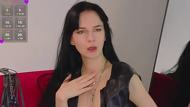 Snapshot of Alisssseee chatting on 11/21/25, 08:24 Alisssseee online show from 11/21/25, 08:24