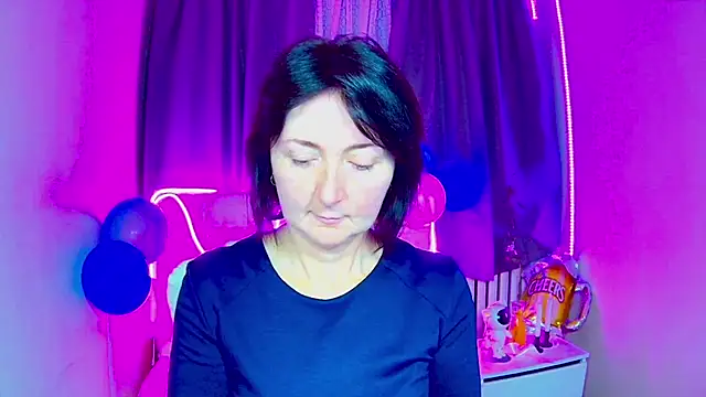 VivianGuchih online show from 09/27/25, 06:18