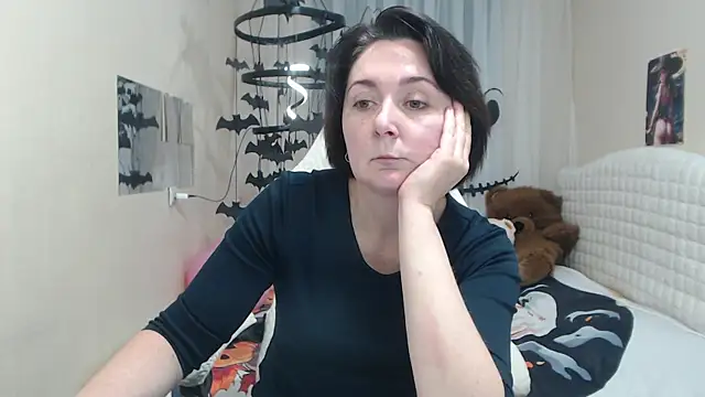 VivianGuchih online show from 11/01/25, 12:51