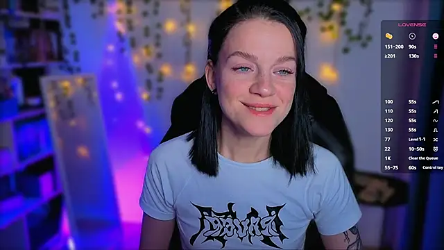 raspberry  girl  online show from 09/14/25, 07:57
