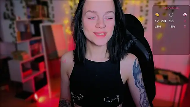 raspberry  girl  online show from 09/18/25, 07:49