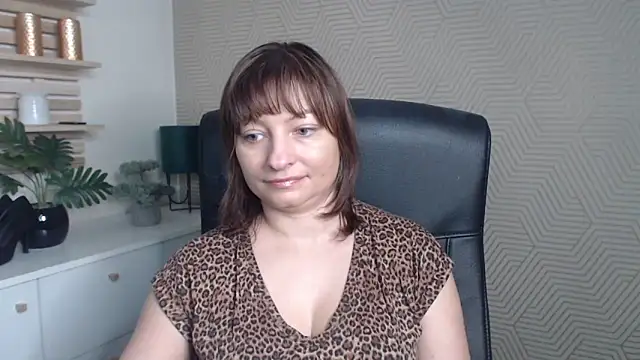 angelaSamt online show from 12/16/25, 06:40