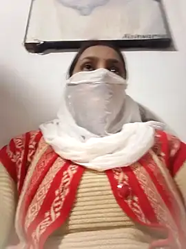 posewith online show from 11/18/25, 03:16