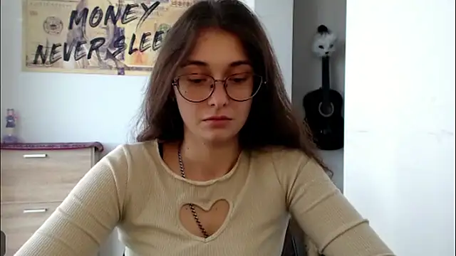 Snapshot of HotAnna2004 chatting on 10/19/25, 10:49 HotAnna2004 online show from 10/19/25, 10:49