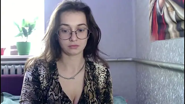 Snapshot of HotAnna2004 chatting on 10/25/25, 01:18 HotAnna2004 online show from 10/25/25, 01:18