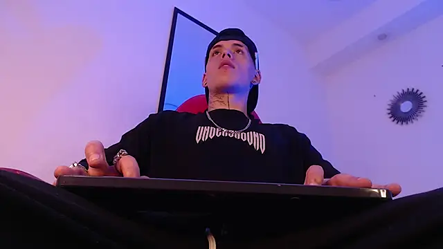 Anhonymus  online show from 09/12/25, 04:07