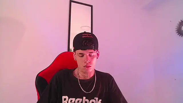 Anhonymus  online show from 09/23/25, 03:53