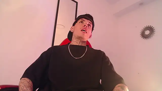 Anhonymus  online show from 09/29/25, 04:01