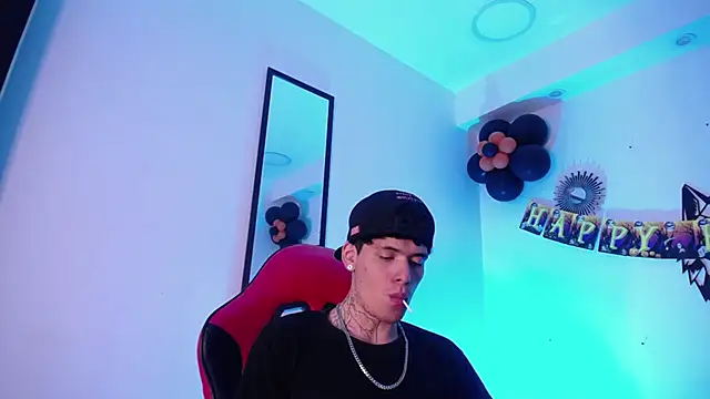 Anhonymus  online show from 10/22/25, 04:02