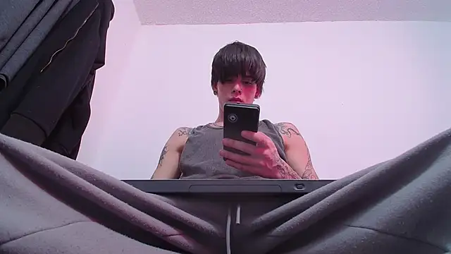 Anhonymus  online show from 12/19/25, 07:32