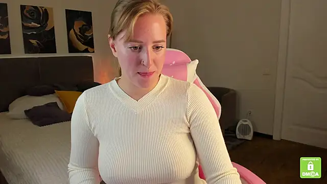 Snapshot of Alice_Cire chatting on 09/12/25, 09:42 Alice Cire online show from 09/12/25, 09:42