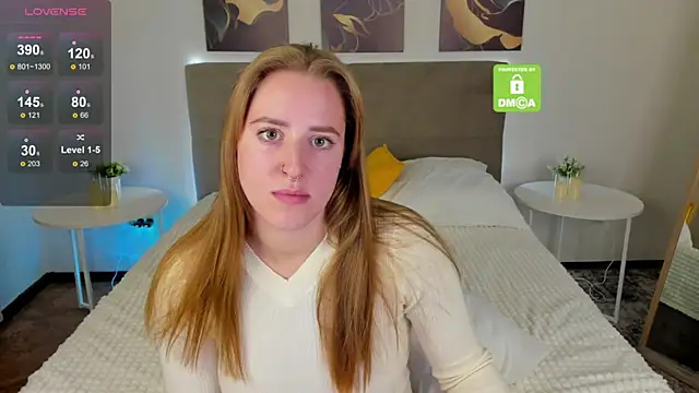 Snapshot of Alice_Cire chatting on 09/30/25, 09:14 Alice Cire online show from 09/30/25, 09:14