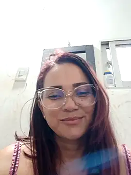 Snapshot of Amanda39 chatting on 10/12/25, 02:05 Amanda39 online show from 10/12/25, 02:05