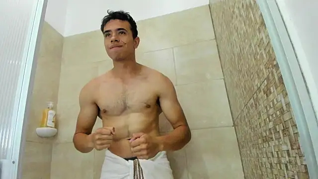 Snapshot of Muscle_Scott chatting on 09/21/25, 12:18 Muscle Scott online show from 09/21/25, 12:18