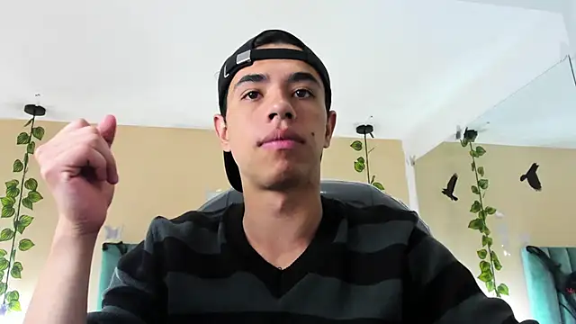 Snapshot of Muscle_Scott chatting on 10/14/25, 12:06 Muscle Scott online show from 10/14/25, 12:06