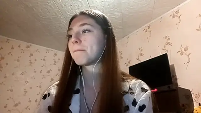 Sophiecuttie online show from 09/18/25, 01:35