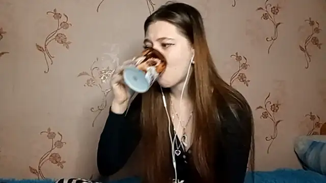 Sophiecuttie online show from 10/04/25, 07:01