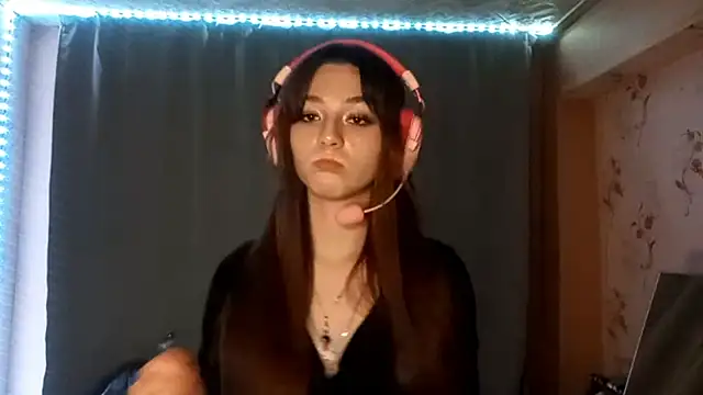 Sophiecuttie online show from 10/10/25, 04:17