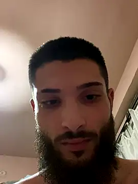 Snapshot of eetme827 chatting on 11/02/25, 10:01 eetme827 online show from 11/02/25, 10:01