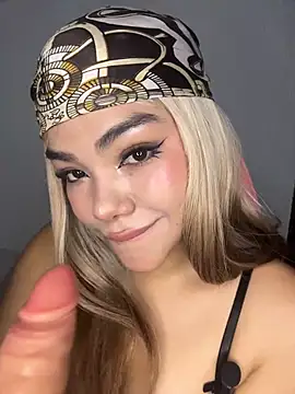 Dakota-Lona online show from 03/09/26, 09:08