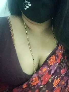 Snapshot of Bangalore-Seema chatting on 09/24/25, 01:58 Bangalore-Seema online show from 09/24/25, 01:58