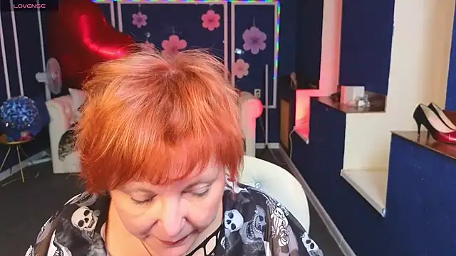 Kira Kenett online show from 04/23/26, 05:26