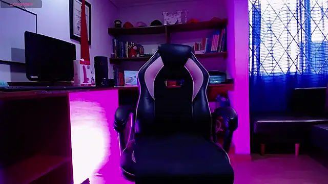 GretaVoss  online show from 10/28/25, 07:05