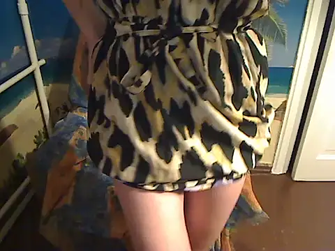 Snapshot of Bastet12 chatting on 11/05/25, 04:18 Bastet12 online show from 11/05/25, 04:18