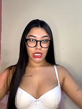 Snapshot of Alexa69xx chatting on 10/18/25, 11:38 Alexa69xx online show from 10/18/25, 11:38