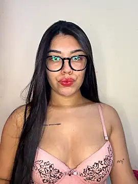 Snapshot of Alexa69xx chatting on 10/24/25, 05:42 Alexa69xx online show from 10/24/25, 05:42