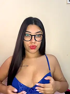 Snapshot of Alexa69xx chatting on 12/14/25, 04:56 Alexa69xx online show from 12/14/25, 04:56