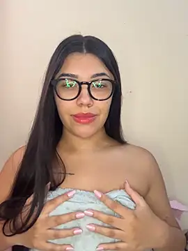 Snapshot of Alexa69xx chatting on 12/16/25, 03:39 Alexa69xx online show from 12/16/25, 03:39