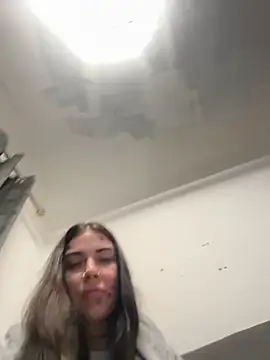 valentinalamont online show from 09/21/25, 09:27