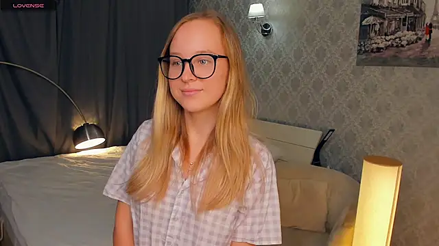 SoonMoor online show from 10/17/25, 05:26