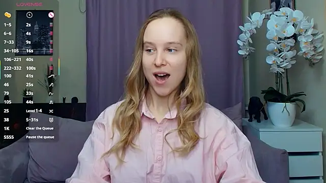 SoonMoor online show from 03/29/26, 06:41