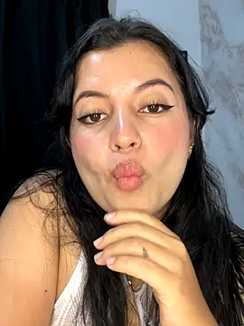 Snapshot of Emma_2903 chatting on 09/10/25, 01:05 Emma 2903 online show from 09/10/25, 01:05