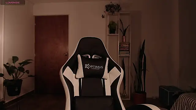 Ellyuwuw online show from 11/06/25, 11:48