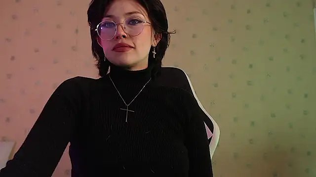 Ellyuwuw online show from 12/17/25, 12:05