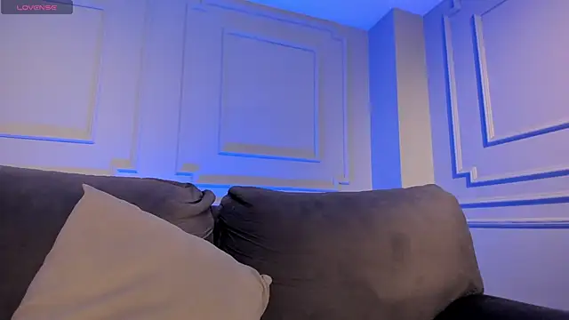 LucyWeiss  online show from 10/15/25, 07:47