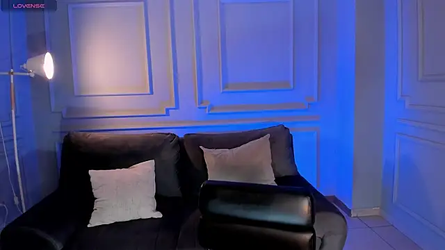 LucyWeiss  online show from 11/07/25, 07:47