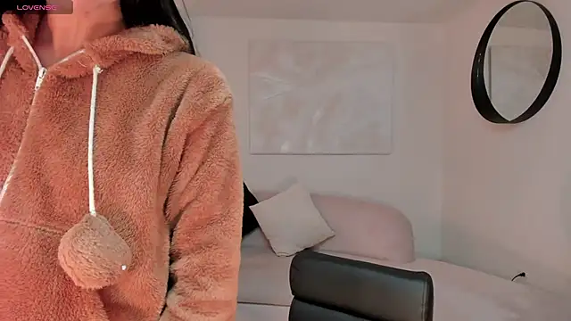 Snapshot of LaurentConnor chatting on 10/09/25, 03:26 LaurentConnor online show from 10/09/25, 03:26