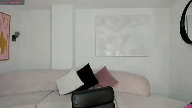 Snapshot of LaurentConnor chatting on 10/12/25, 11:26 LaurentConnor online show from 10/12/25, 11:26