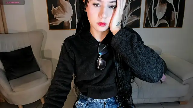 Snapshot of LaurentConnor chatting on 10/16/25, 03:29 LaurentConnor online show from 10/16/25, 03:29