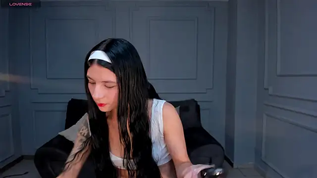 Snapshot of LaurentConnor chatting on 10/31/25, 03:29 LaurentConnor online show from 10/31/25, 03:29