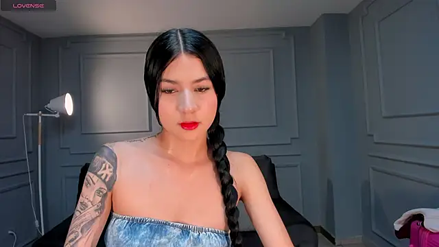 Snapshot of LaurentConnor chatting on 11/05/25, 03:28 LaurentConnor online show from 11/05/25, 03:28