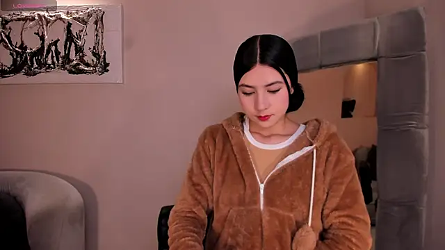 Snapshot of LaurentConnor chatting on 11/15/25, 03:15 LaurentConnor online show from 11/15/25, 03:15