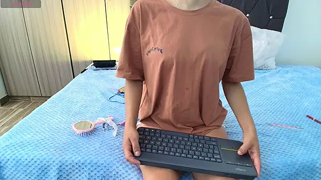 Ruby Whispers online show from 10/22/25, 12:05